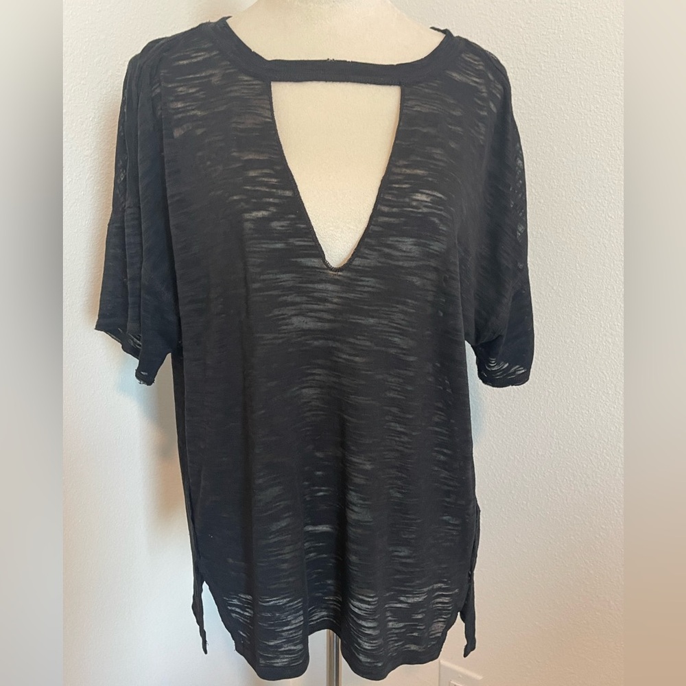 Free People/we the free black t-shirt
